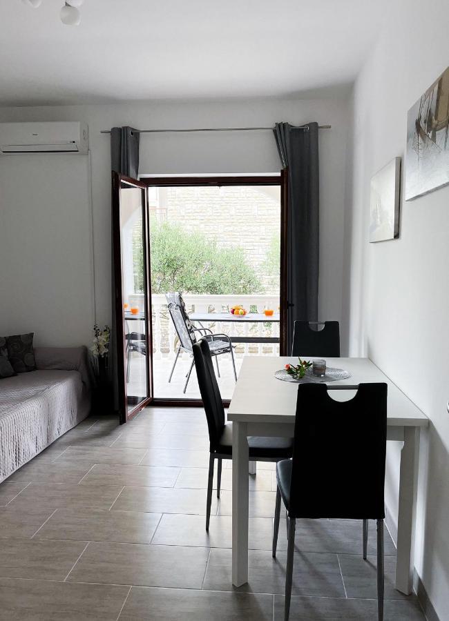 Apartments T&T Трогир Экстерьер фото